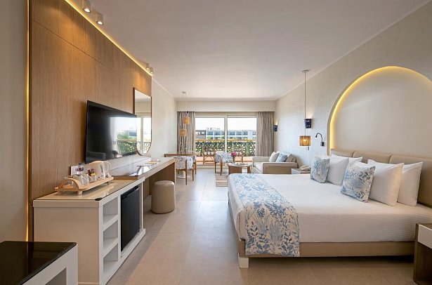 Fort Arabesque - The Beach Resort - Wohnbeispiel Suite Familie seitl. Meerblick (Zimmercodierung WIN)