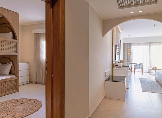 Fort Arabesque Resort & Spa - Wohnbeispiel Suite Familie seitl. Meerblick (Zimmercodierung WIN)