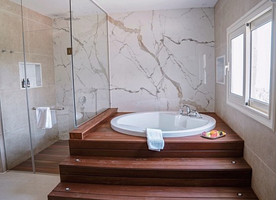Fort Arabesque Resort & Spa - Beispiel Bad Presidential Suite (Zimmercodierung WRM)