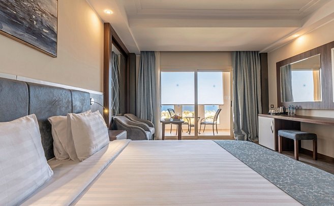 Serenity Alpha Beach - Wohnbeispiel Doppelzimmer Grand Club (Zimmercodierungen DT2 & DC1)