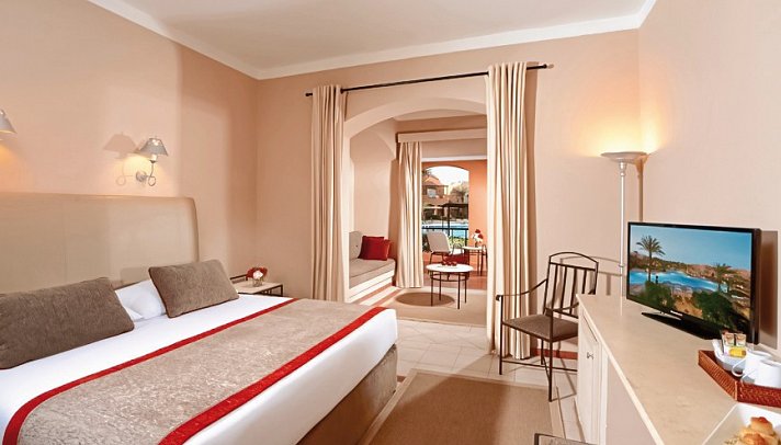 JAZ Makadi Oasis Resort - Wohnbeispiel Familienzimmer Superior Poolblick (Zimmercodierung FSP)