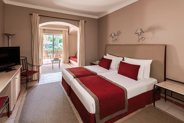 JAZ Makadi Oasis Resort - Wohnbeispiel Familienzimmer Superior Gartenblick (Zimmercodierung FSG)