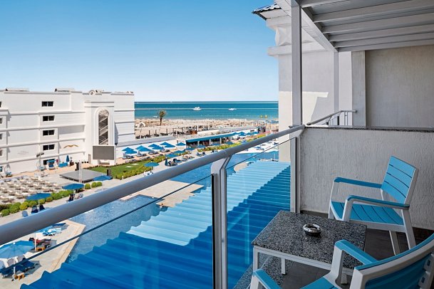 Pickalbatros Blu Spa Resort - Beispiel Balkon Doppelzimmer Premium Meerblick (Zimmercodierung DMM)