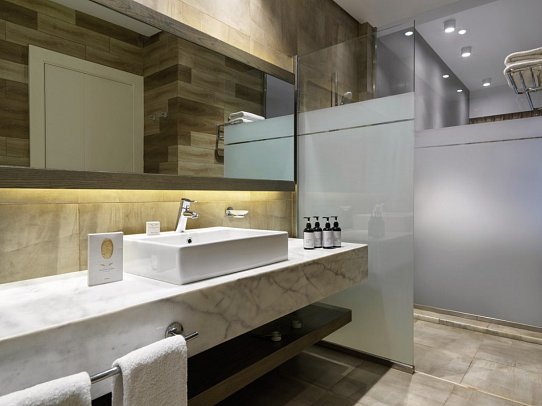 Ancient Sands Golf Resort - Beispiel Bad Doppelzimmer Deluxe (Zimmercodierungen DD1 & DC1)