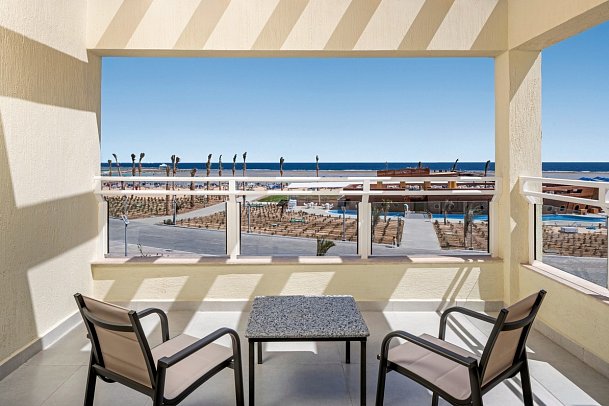 Albatros Makadi Resort - Balkon Doppelzimmer Deluxe Beachfront (Zimmercodierungen DD4 & DC1)