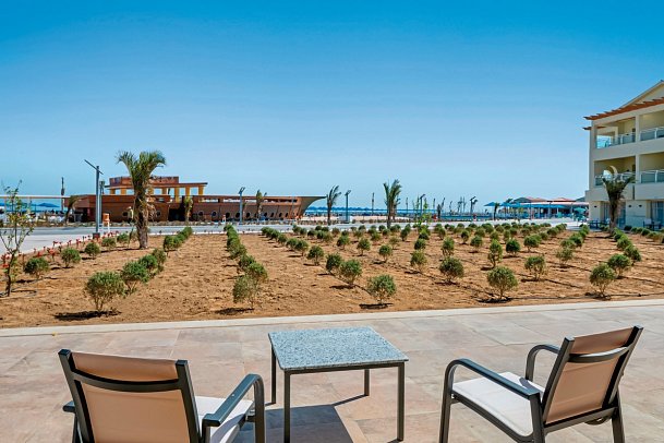 Albatros Makadi Resort - Beispeil Balkon Familienzimmer Deluxe Gartenblick (Zimmercodierung FDG)