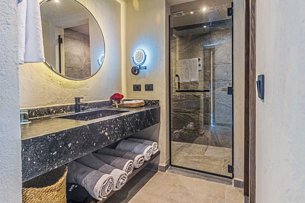 Aldiana Club Naga Bay - Wohnbeispiel Swim Up Juniorsuite Meerblick (Zimmercodierung J1Q)