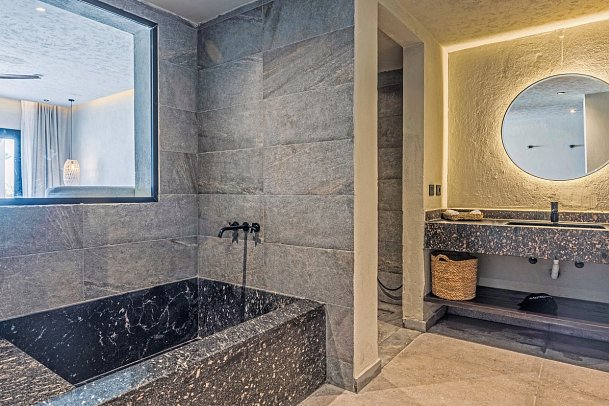 Aldiana Club Naga Bay - Beispiel Bad Swim Up Familiensuite (Zimmercodierung WBQ)