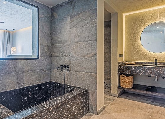 Aldiana Club Naga Bay - Beispiel Bad Swim Up Familiensuite (Zimmercodierung WBQ)