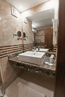 Golden Beach Resort - Beispiel Bad Doppelzimmer Economy (Zimmercodierungen DE1 & DCA)