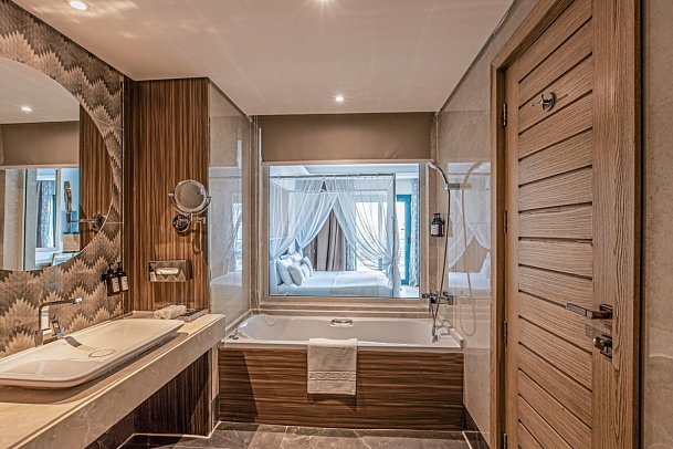 SUNRISE Garden Beach Resort - Beispiel Bad Juniorsuite Gartenblick (Zimmercodierung JB1)