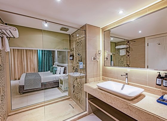SUNRISE Garden Beach Resort - Beispiel Bad Doppelzimmer Deluxe (Zimmercodierungen DD1, DDG, DC2, DDP, DCP, D1C, DCC, DDN & DC3)