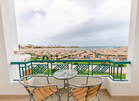 SUNRISE Garden Beach Resort - Beispiel Balkon Juniorsuite Gartenblick (Zimmercodierung JB1)