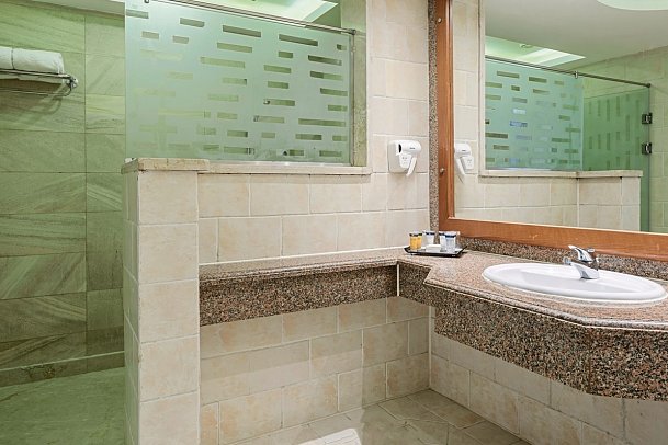 Pickalbatros Dana Beach Resort - Beispiel Bad Doppelzimmer Suprior Meerblick (Zimmercodierungen DSM & DCM)