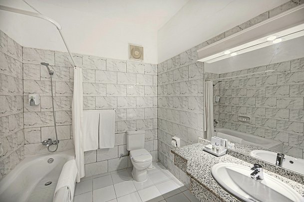 Giftun Azur Resort - Beispiel Bad Familienzimmer Gartenblick (Zimmercodierung F1G)