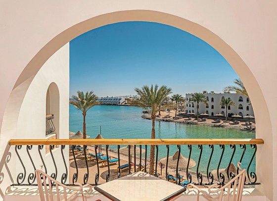 Arabia Azur Resort - Beispiel Balkon Doppelzimmer Superior Seeblick (Zimmercodierungen DSI & DCI)