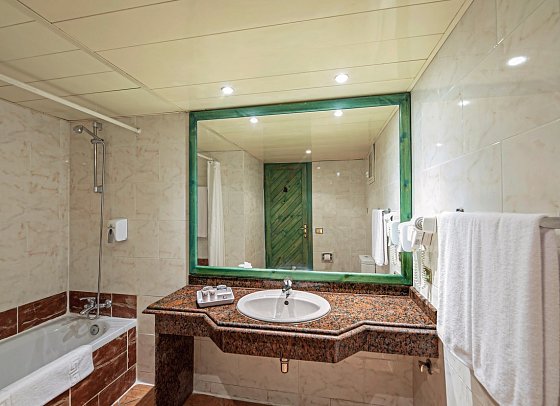 Arabia Azur Resort - Beispiel Bad (Zimmercodierungen DG1, DP1, DC1, DSI & DCI)