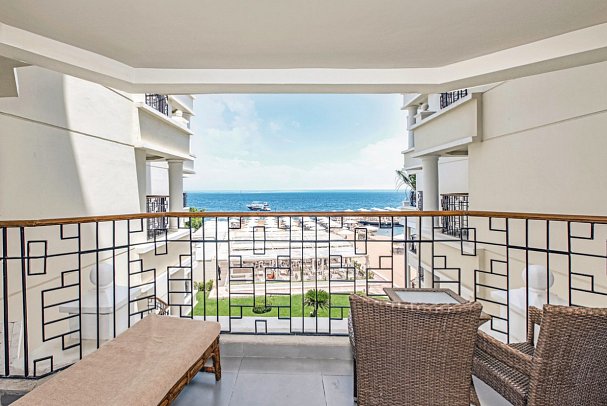 SUNRISE Holidays Resort - Beispiel Balkon Doppelzimmer Premium Meerblick (Zimmercodierung DMM)