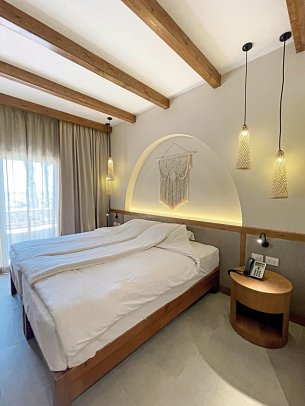 The Breakers Diving & Surfing Lodge - Wohnbeispiel Doppelzimmer Poolblick (Zimmercodierungen DB1 & DC1)