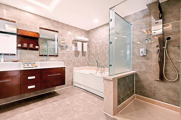 Pickalbatros White Beach Resort - Hurghada - Beispiel Bad Doppelzimmer Deluxe Poolblick (Zimmercodierungen DDP, DCP, DFP & EFP)