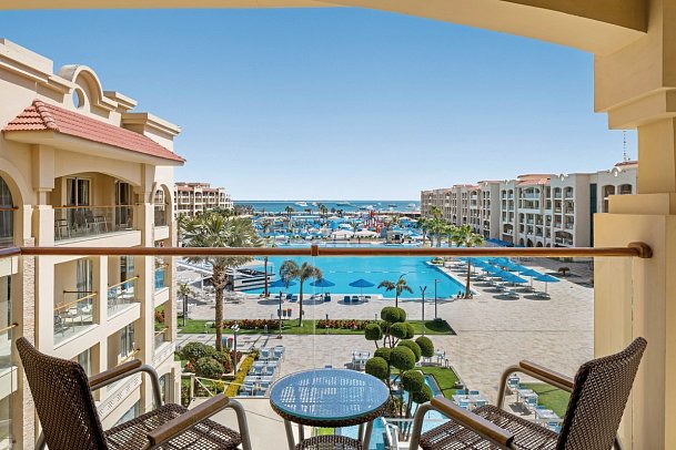 Pickalbatros White Beach Resort - Hurghada - Beispiel Terrasse Juniorsuite Meerblick (Zimmercodierung J9M)