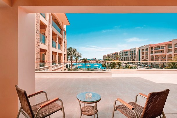 Pickalbatros White Beach Resort - Hurghada - Beispiel Balkon Juniorsuite Meerblick (Zimmercodierung J9M)
