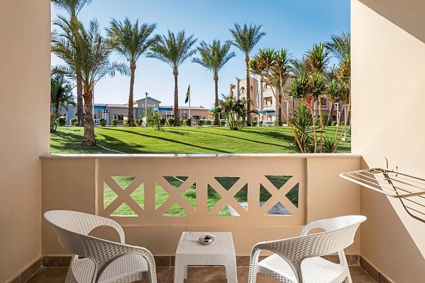 Pickalbatros Aqua Blu Resort Hurghada - Beispiel Balkon Doppelzimmer Gartenblick (Zimmercodierungen DGG, D1G, DCP & DP1)