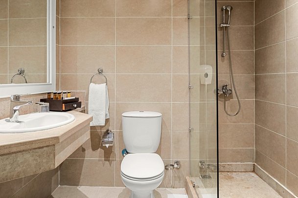 Pickalbatros Aqua Park Resort - Beispiel Bad Doppelzimmer (Zimmercodierungen DGG, DFG, DGP, D1G, DCG, DP1, D1P & DCP)