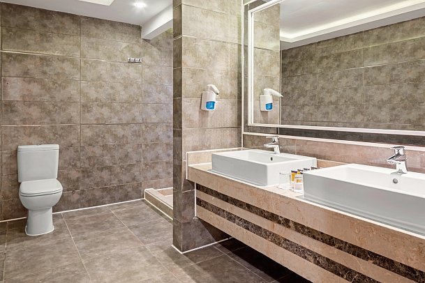 Pickalbatros Aqua Vista Resort powered by Playitas - Beispiel Bad (Zimmercodierungen FBG, F1P, DG3, DCG, DP1, DGP & DCP)