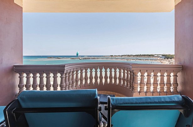 Sentido Mamlouk Palace Resort - Beispiel Balkon Suite Executive Meerblick (Zimmercodierung WTM)