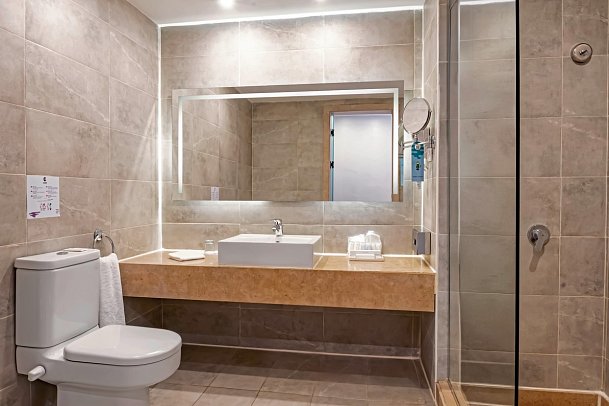 Calimera Blend Paradise - Beispiel Bad Suite Familie Gartenblick (Familiensuite Deluxe) (Zimmercodierung WI2)