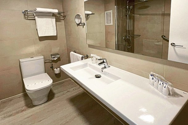 Invisa Ereso - Wohnbeispiel Doppelzimmer Superior (Zimmercodierungen DS1 & DS2)