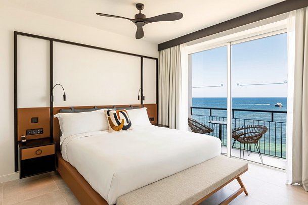 Riomar Ibiza, a Tribute Portfolio Hotel by Marriott - Wohnbeispiel Doppelzimmer Premium Meerblick (Zimmercodierungen D3M & D4M)