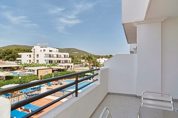 Invisa Aparthotel Casa Luis - Beispiel Terrasse (Zimmercodierung AMP)
