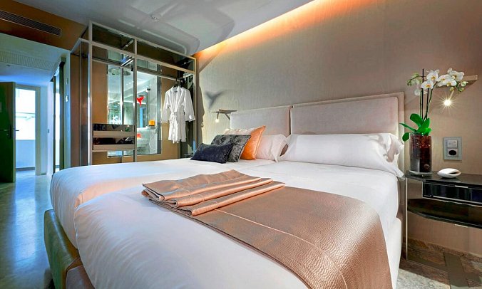 Ushuaïa Ibiza Beach - Wohnbeispiel Doppelzimmer Superior Swim_Up (Club) (Zimmercodierung DSQ)
