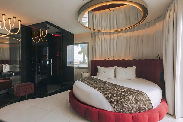 The Unexpected Ibiza Hotel - Wohnbeispiel Doppelzimmer Fashion Victim Meerblick (Zimmercodierung DBM)