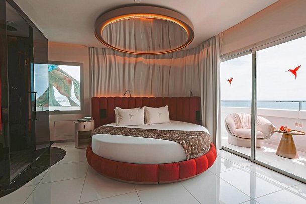 The Unexpected Ibiza Hotel - Wohnbeispiel Doppelzimmer Fashion Victim Meerblick (Zimmercodierung DBM)