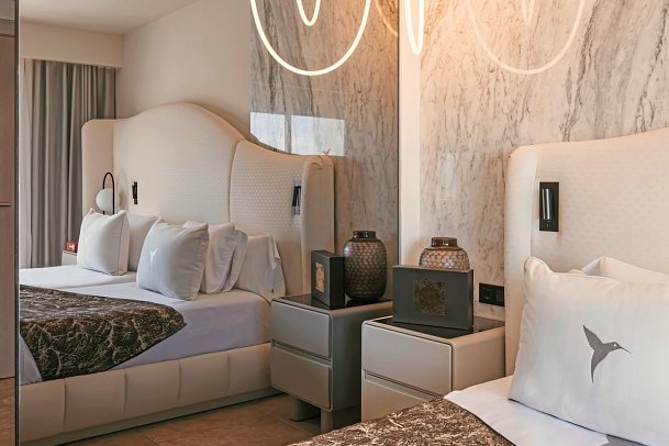 The Unexpected Ibiza Hotel - Wohnbeispiel Doppelzimmer The Twist & Go seitl. Meerblick (Zimmercodierung DBN)