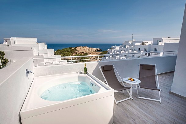 Barceló Portinatx - Beispiel Terrrasse (Zimmercodierung JDM)