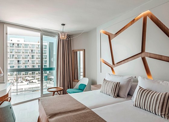 The Ibiza Twiins - Wohnbeispiel Doppelzimmer Discover seitl. Meerblick (Zimmercodierung D5N)