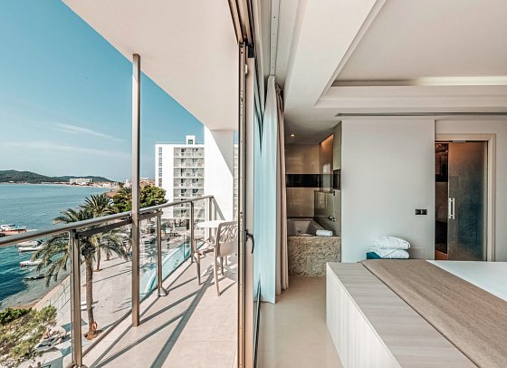 The Ibiza Twiins - Wohnbeispiel Doppelzimmer Premium Experience Meerblick (Zimmercodierung DMM)