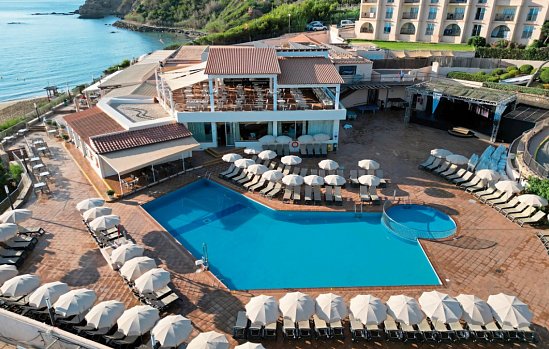 Invisa Cala Blanca