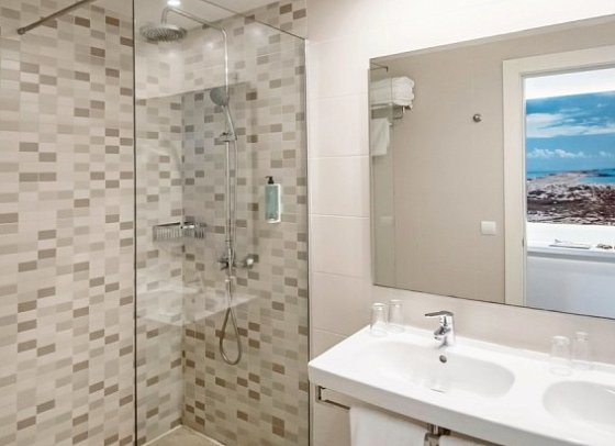 Hostal Es Pi - Beispiel Bad Doppelzimmer (Zimmercodierung DB1)
