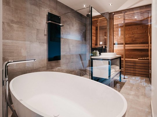 VAYA Zillertal - Beispiel Bad Suite Spa (Zimmercodierung WB1)