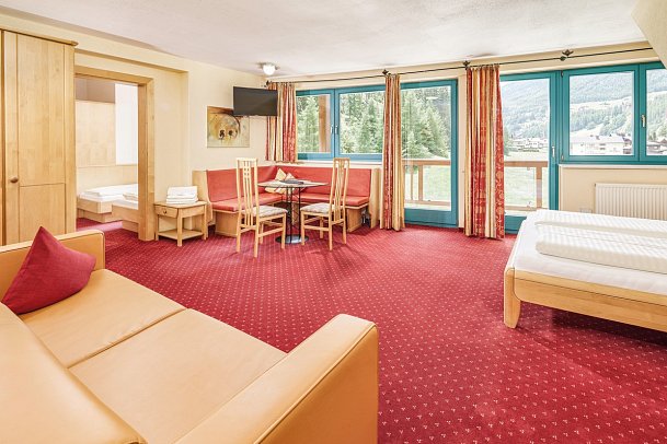 Sunny - Wohnbeispiel Familienzimmer (Zimmercodierung FB1)