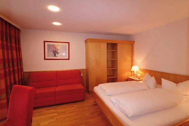 Kaunertalerhof - Wohnbeispiel Doppelzimmer mit Zustellbett (Zimmercodierung DB2)