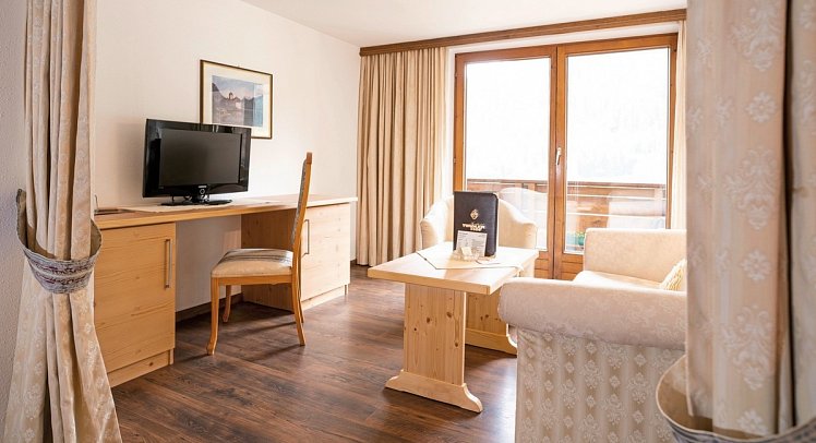 Beauty & Wellness Hotel Tirolerhof - Wohnbeispiel Juniorsuite Deluxe (Zimmercodierung JD1)