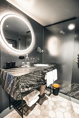 Entners am See - Beispiel Bad (Zimmercodierungen D1B & D1I)