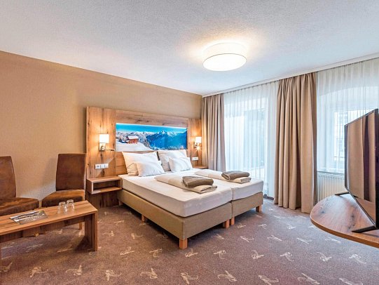 SCOL Sporthotel Zillertal - Wohnbeispiel Doppelzimmer Onkeljoch (Zimmercodierung EG1)