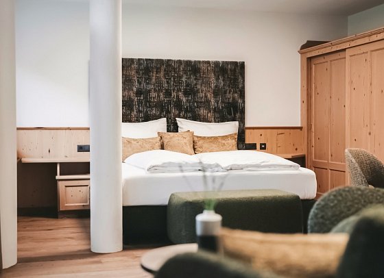 Tirolerhof - Wohnbeispiel Juniorsuite Vogelnest oder Alpenstern (Zimmercodierungen JB1 & JB2)